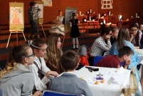 Dzieci i jury w czasie konkursowych zmagań