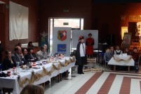 Dzieci i jury w czasie konkursowych zmagań