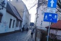 Ul. Świętojańska jest jednokierunkowa dla samochodów