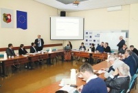 Przedstawiciele firmy Nafis podczas spotkania z radnymi Leszna