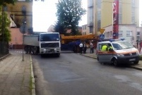 Zapadnięta ciężarówka