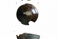 Fragmenty naczyń znalezionych na Rynku w Lesznie