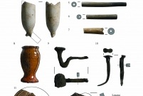 Fajka, zota obrączka z grawerem, monety, kieliszek - to także kryła ziemia przy Ratuszu