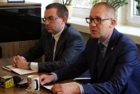 Konferencja prasowa z udziałem Prezydenta Łukasza Borowiaka i jego Zastępcy, Piotra Jóźwiaka