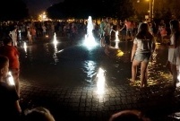 Pokaz Fire Show z MCP Alternatywa na oficjalne przekazanie nowej fontanny w Parku Jonstona