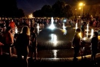 Pokaz Fire Show z MCP Alternatywa na oficjalne przekazanie nowej fontanny w Parku Jonstona