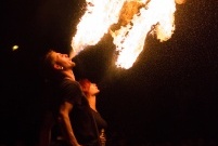 Pokaz Fire Show z MCP Alternatywa na oficjalne przekazanie nowej fontanny w Parku Jonstona