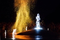 Pokaz Fire Show z MCP Alternatywa na oficjalne przekazanie nowej fontanny w Parku Jonstona