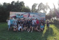 Młodzież na leszczyńskim lotnisku