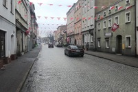 Proporce nad ul. Niepodległości