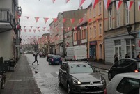 Proporce nad ul. Niepodległości