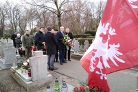 Uroczystości 99. rocznicy powrotu Leszna do macierzy ograniczyły się do złożenia wiązanek kwiatów pod pomnikami