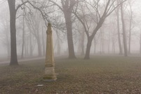 Obelisk w Parku Jonstona