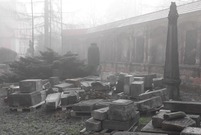 Nagrobki złożono w lapidarium przy kościele św. Krzyża