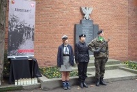 Uroczystości patriotyczne pod tablicą rozstrzelanych