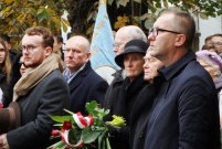 Uroczystości patriotyczne pod tablicą rozstrzelanych