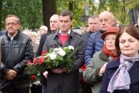 Uroczystości patriotyczne pod tablicą rozstrzelanych