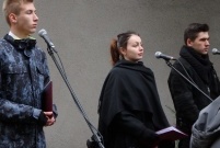 Uroczystości patriotyczne pod tablicą rozstrzelanych