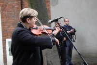 Uroczystości patriotyczne pod tablicą rozstrzelanych