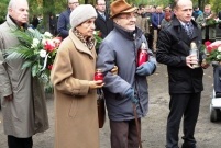 Uroczystości patriotyczne pod tablicą rozstrzelanych