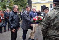 Uroczystości patriotyczne pod tablicą rozstrzelanych