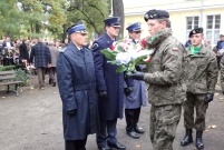 Uroczystości patriotyczne pod tablicą rozstrzelanych