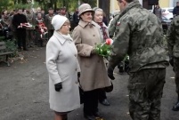 Uroczystości patriotyczne pod tablicą rozstrzelanych