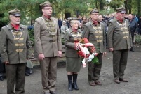 Uroczystości patriotyczne pod tablicą rozstrzelanych