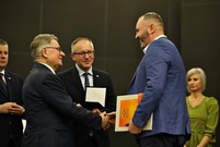 Uroczysta sesja Rady Miejskiej Leszna w auli PWSZ