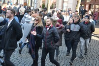 Poloneza na leszczyńskim Rynku zatańczyli maturzyści trzech leszczyńskich szkół