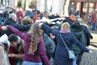 Poloneza na leszczyńskim Rynku zatańczyli maturzyści trzech leszczyńskich szkół