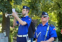 Uroczystości odbyły się na cmentarzu parafialnym przy ul. Kąkolewskiej i pod Pomnikiem Konstytucji 3 Maja