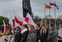 Manifestacja pod Pomnikiem Konstytucji 3 Maja i Odzyskania Niepodległości