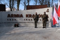 Uroczystości pod pomnikiem AK
