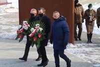 Uroczystości pod pomnikiem AK