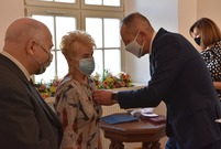 Uroczystość odznaczania par za długie pożycie małżeńskie miała miejsce w leszczyńskim Ratuszu