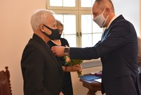 Uroczystość odznaczania par za długie pożycie małżeńskie miała miejsce w leszczyńskim Ratuszu