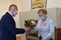 Uroczystość odznaczania par za długie pożycie małżeńskie miała miejsce w leszczyńskim Ratuszu