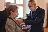 Uroczystość odznaczania par za długie pożycie małżeńskie miała miejsce w leszczyńskim Ratuszu