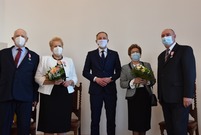 Uroczystość odznaczania par za długie pożycie małżeńskie miała miejsce w leszczyńskim Ratuszu