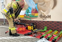 Prezentacja sprzętu strażackiego zakupionego z Budżetu Obywatelskiego Miasta Leszna na rok 2021