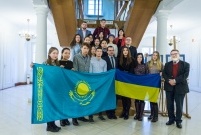 Spotkanie Prezydenta Miasta Leszna ze studentami z Ukrainy i Kazachstanu uczącymi się w PWSZ w Lesznie w ramach Erasmus+