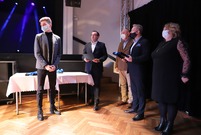 Uroczystość wręczenia stypendiów w sali Miejskiego Ośrodka Kultury