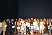 Uczestnicy konkursu na scenie