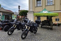 uroczysta przysięga wojskowa na rynku w Lesznie