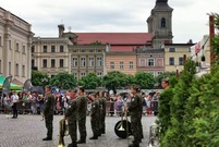uroczysta przysięga wojskowa na rynku w Lesznie