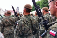 uroczysta przysięga wojskowa na rynku w Lesznie