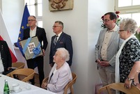 Uroczystość 95. urodzin mjr Joanny Kiący-Fryczkowskiej miały miejsce w leszczyńskim Ratuszu