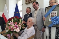Uroczystość 95. urodzin mjr Joanny Kiący-Fryczkowskiej miały miejsce w leszczyńskim Ratuszu
