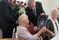 Uroczystość 95. urodzin mjr Joanny Kiący-Fryczkowskiej miały miejsce w leszczyńskim Ratuszu